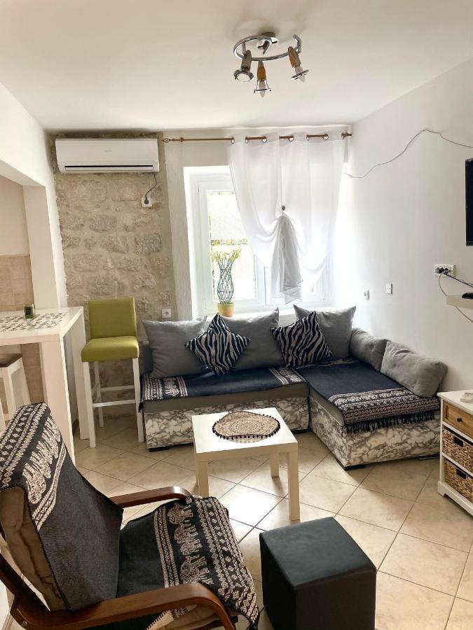 Cozy Little House Kotor Apartment Екстериор снимка