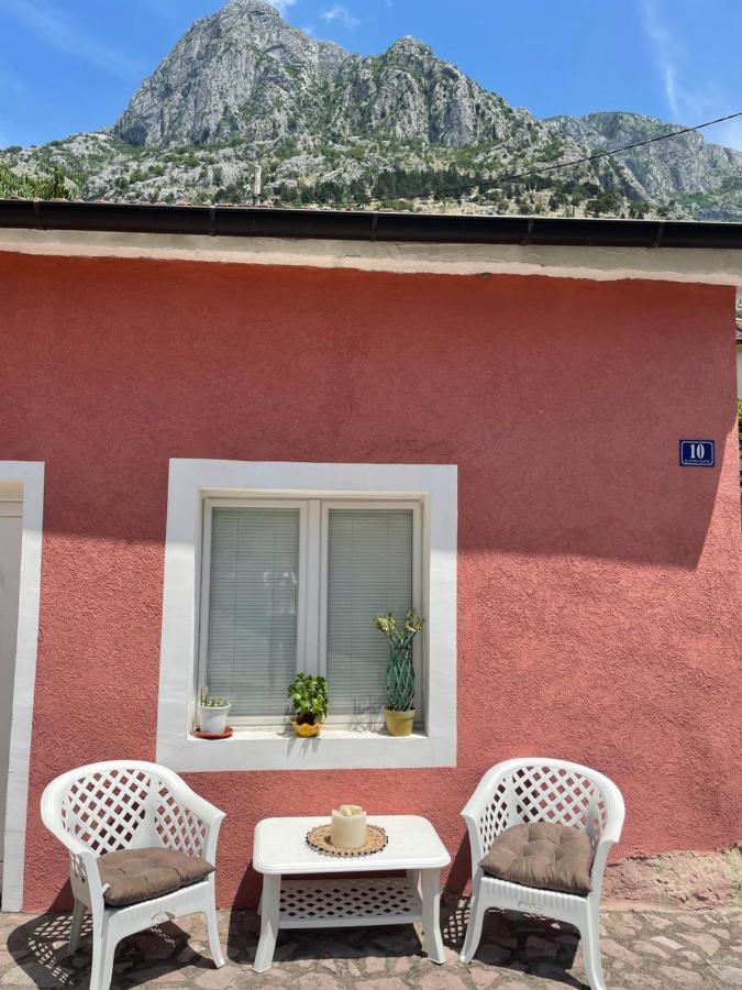 Cozy Little House Kotor Apartment Екстериор снимка